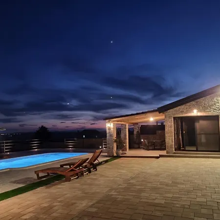 Tatil Evi A&m With Pool And Lakeview