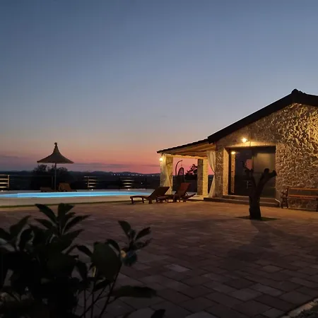 A&m With Pool And Lakeview Vrana (Zadar)