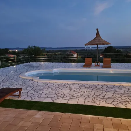 A&m With Pool And Lakeview * Vrana (Zadar)