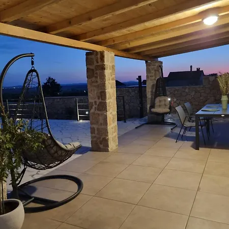 A&m With Pool And Lakeview Tatil Evi *