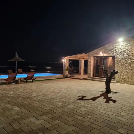 A&m With Pool And Lakeview * Vrana (Zadar)